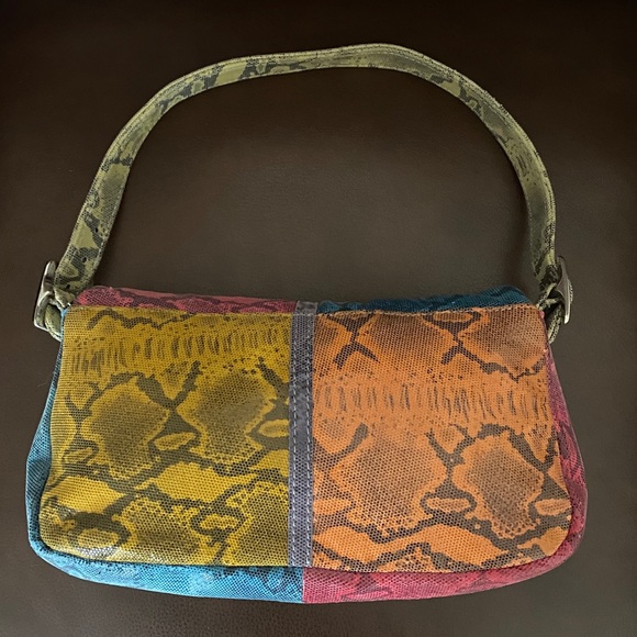 Cache Y2K Multicolor Snakeskin Pattern Bag. - Picture 5 of 7
